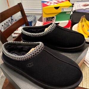 UGG Men's Black Slippers